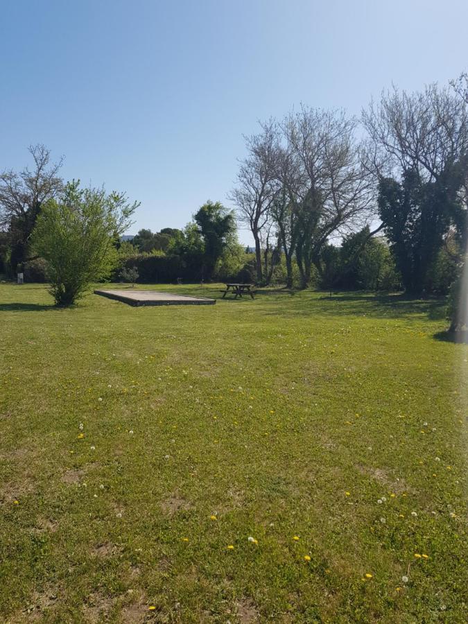LʼIsle-sur-la-Sorgue Mas Clement - Chambre Et Table D'Hotes المظهر الخارجي الصورة